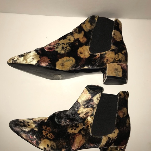 Topshop Chelsea Krazy Pointed Floral Velvet Boots - Picture 8 of 8